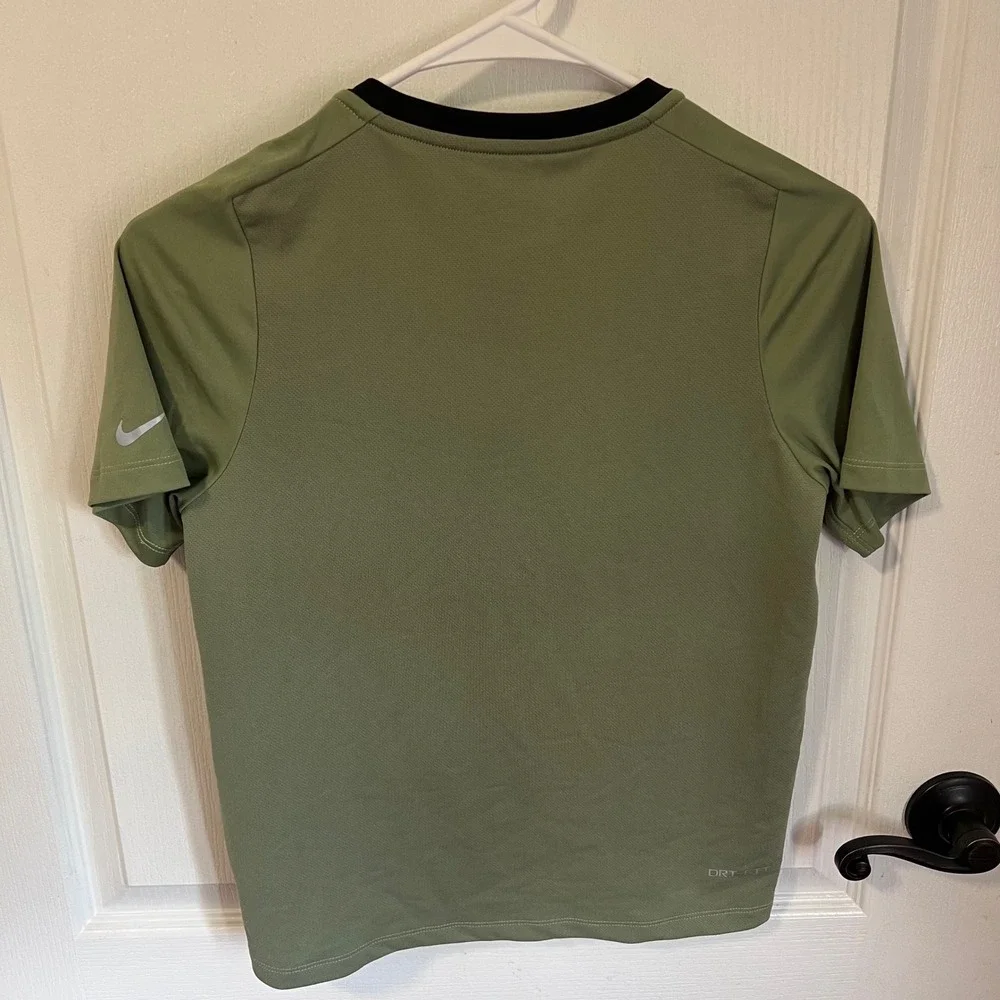 Nike Boys Dri-FIT Multi Tech Short Sleeve Training Top Oil Green FB1292-386 S‎